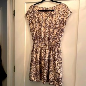 Club Monaco flower print dress w cinched waist.